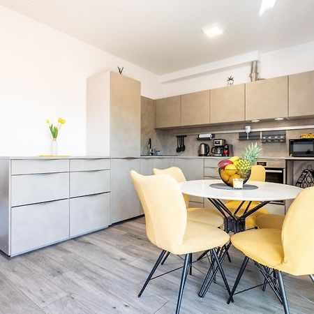 New Luxury 3-Bedroom Penthouse With Huge Terrace Split Extérieur photo