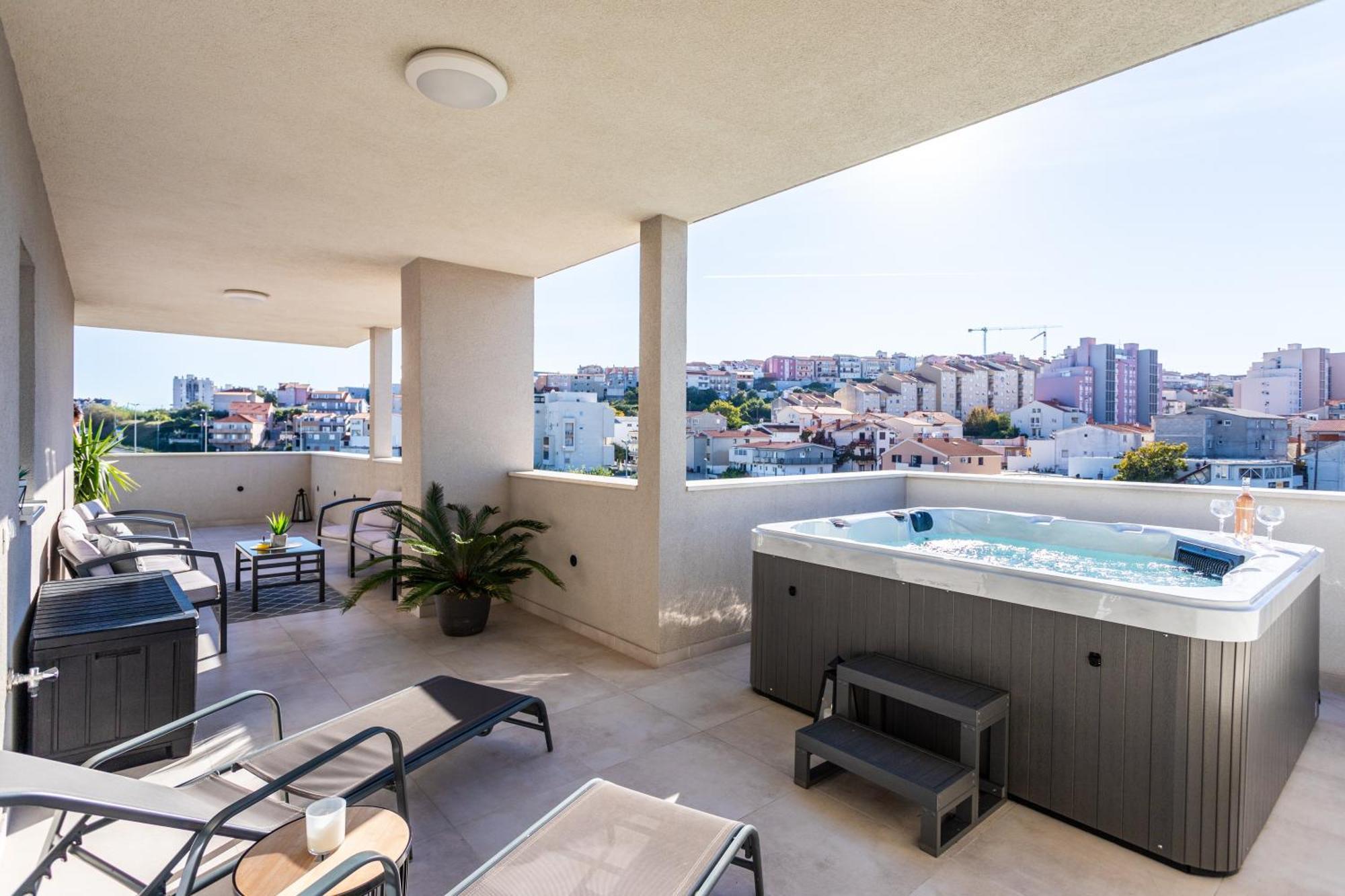 New Luxury 3-Bedroom Penthouse With Huge Terrace Split Extérieur photo