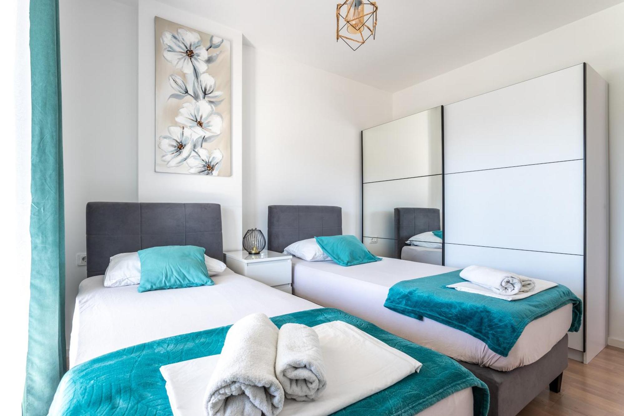 New Luxury 3-Bedroom Penthouse With Huge Terrace Split Extérieur photo
